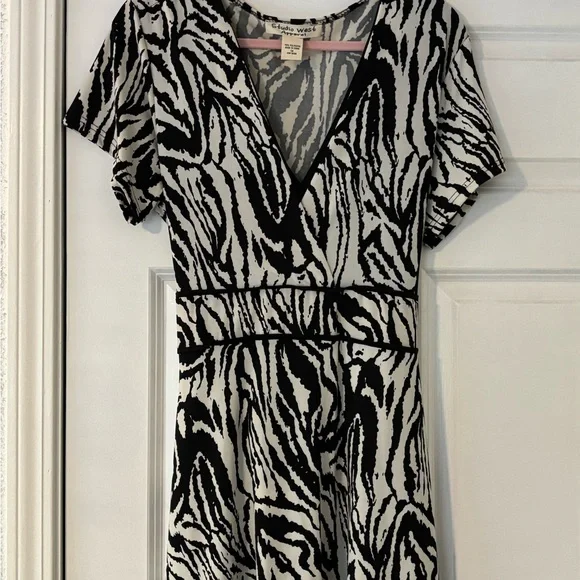 Black and White Zebra Print Dress - Picture 1 of 2